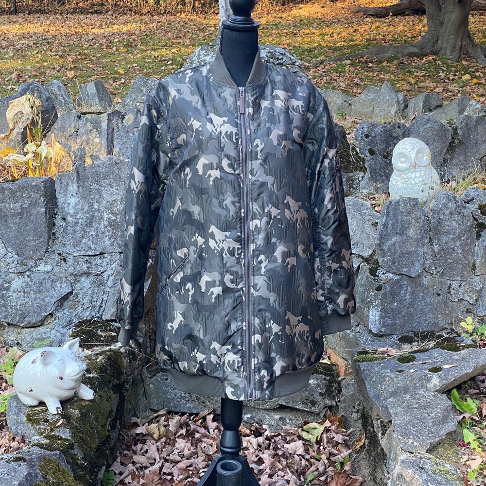 Max Studio Horse Print Camouflage Puffer Jacket Size Large - Picture 1 of 7